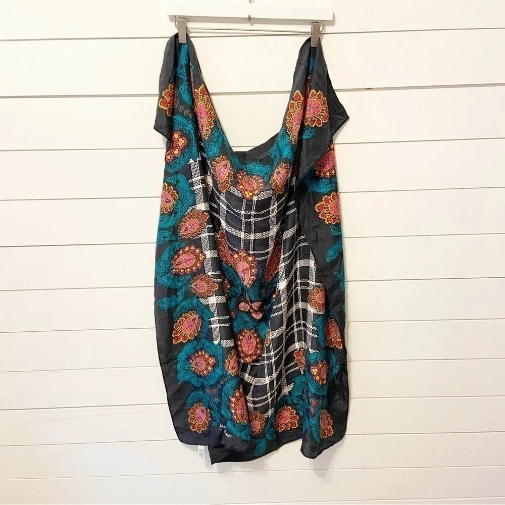 Diane Von Furstenberg | 100% Silk Paisley Scarf one Size